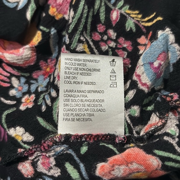 Bila Black Paisley Floral Peasant Women's shirt with Flared sleeves. Size Small - Picture 8 of 8